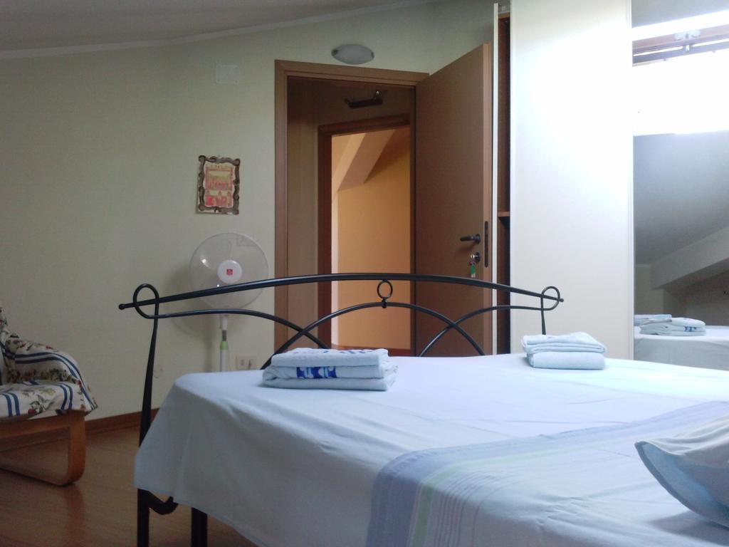 Mansarda Raggio Di Sole Bed & Breakfast Verona Bilik gambar